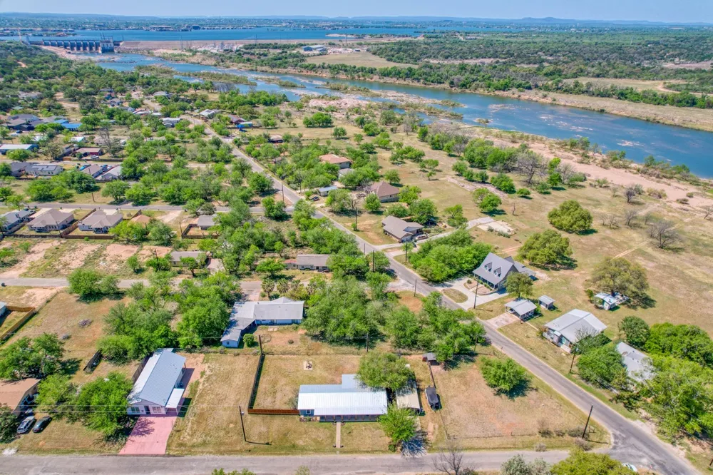 874 Pine Lane Cottonwood Shores, TX 78657