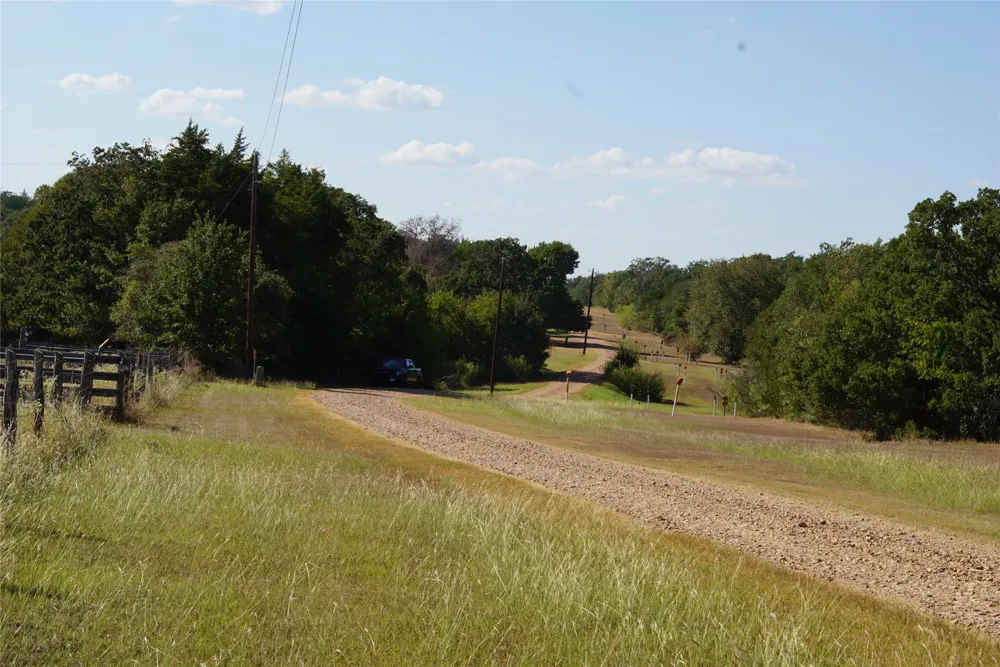 1135 Private Road 7039 Lexington, TX 78947