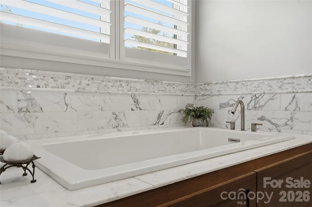 984 Mapleton Lane Columbus, NC 28722