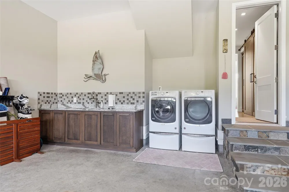 984 Mapleton Lane Columbus, NC 28722