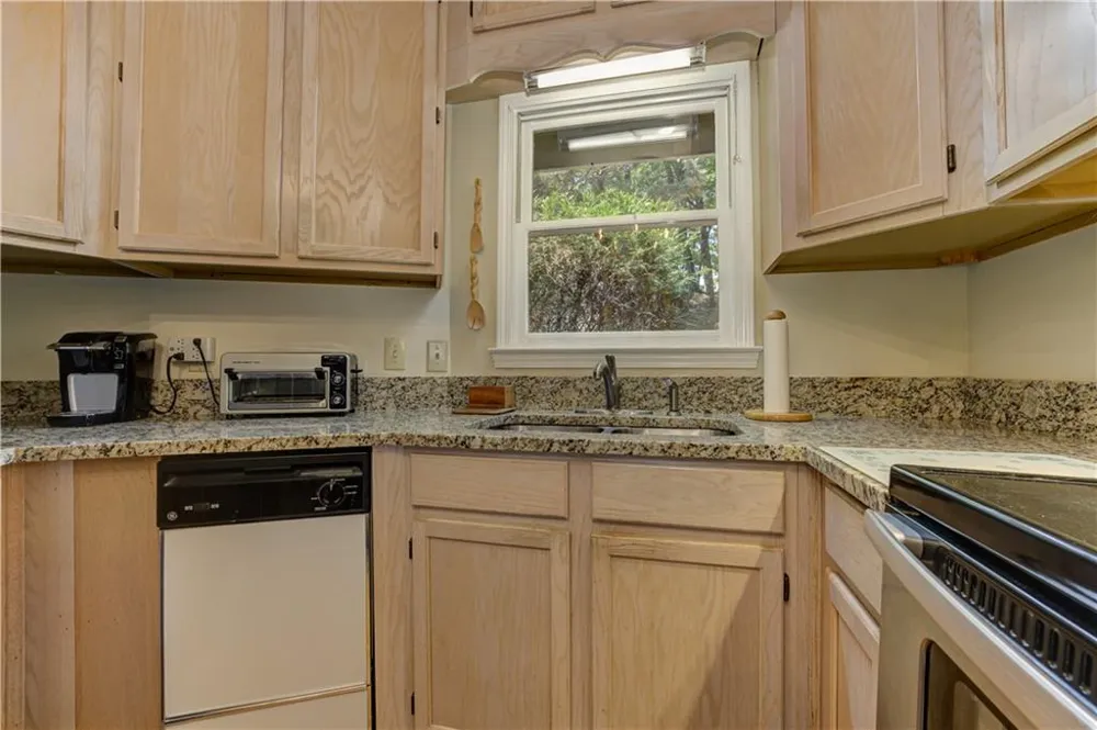 24 Sal Mountain Way Sautee Nacoochee, GA 30571