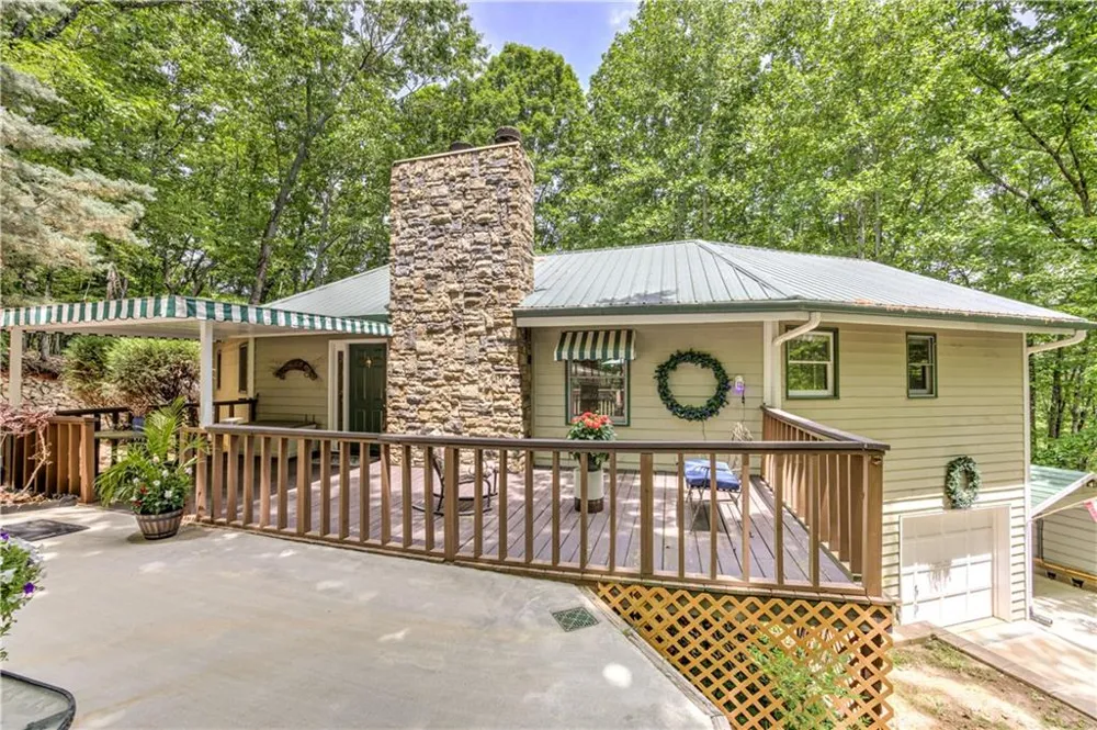 24 Sal Mountain Way Sautee Nacoochee, GA 30571
