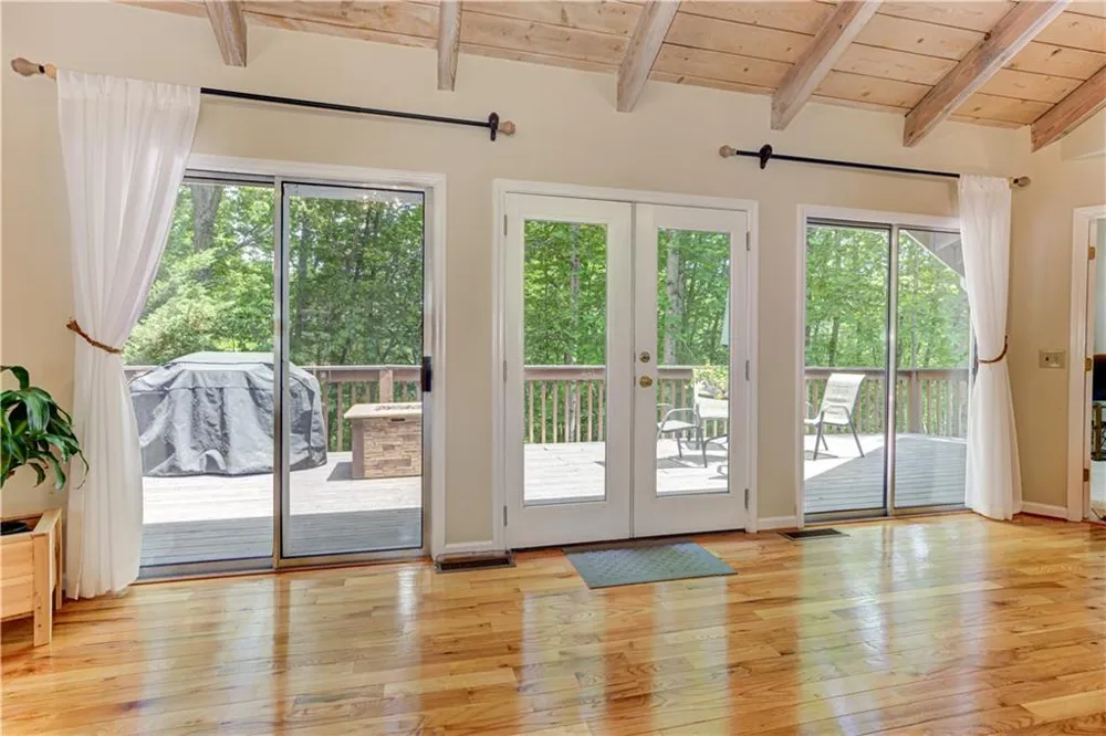 24 Sal Mountain Way Sautee Nacoochee, GA 30571