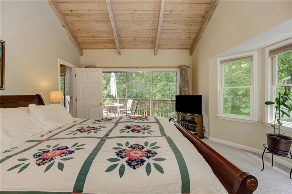 24 Sal Mountain Way Sautee Nacoochee, GA 30571