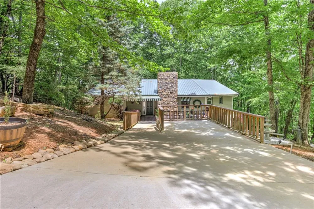 24 Sal Mountain Way Sautee Nacoochee, GA 30571