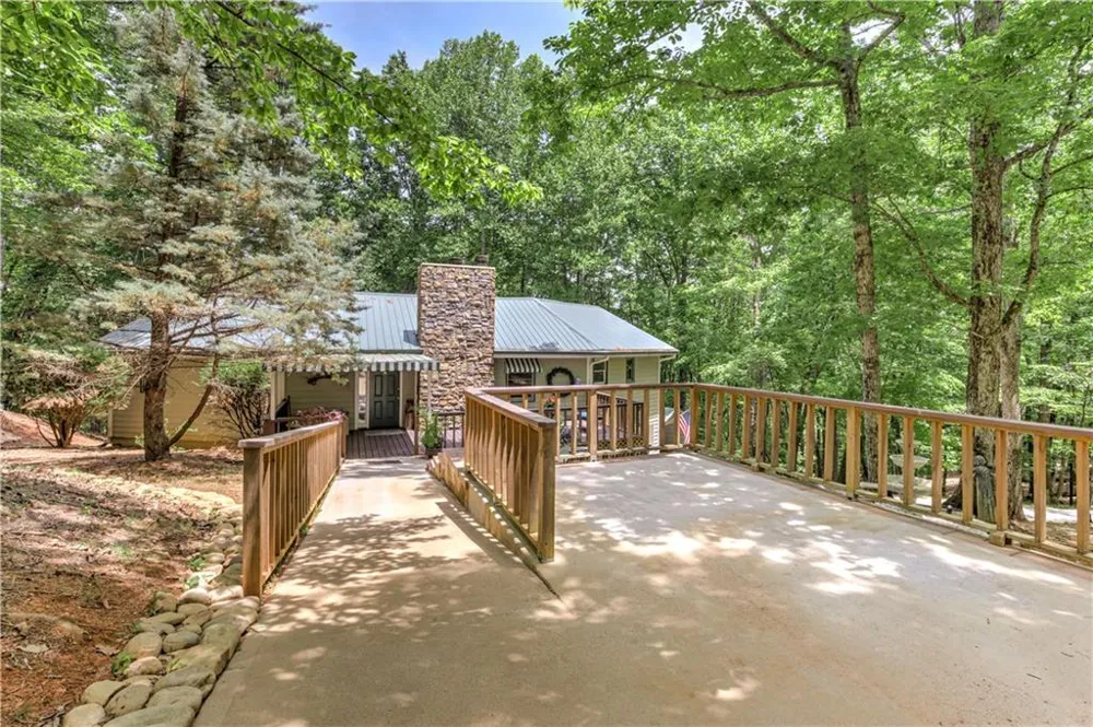 24 Sal Mountain Way Sautee Nacoochee, GA 30571