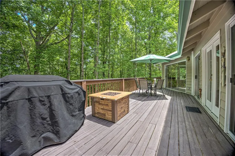 24 Sal Mountain Way Sautee Nacoochee, GA 30571