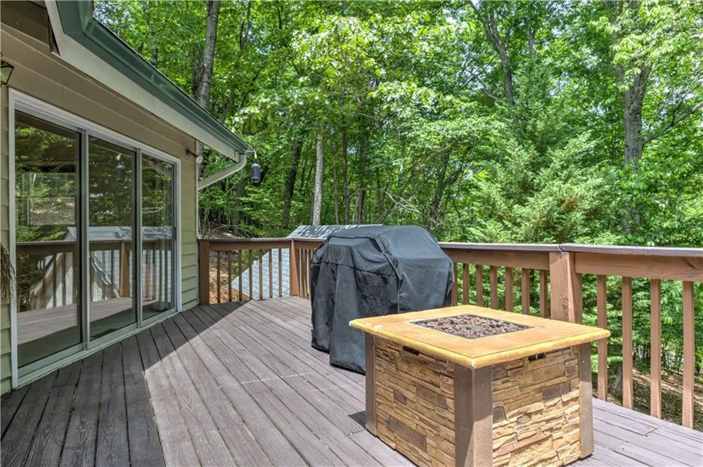24 Sal Mountain Way Sautee Nacoochee, GA 30571