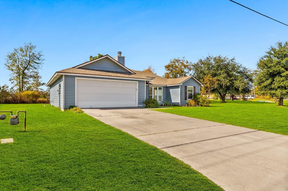 1060 Yaupon Cove Drive Onalaska, TX 77360