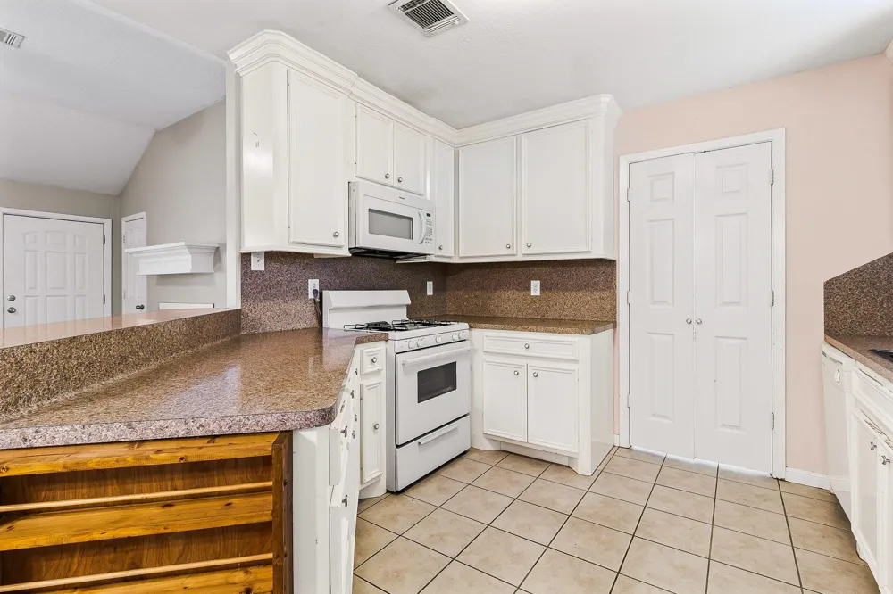 1060 Yaupon Cove Drive Onalaska, TX 77360