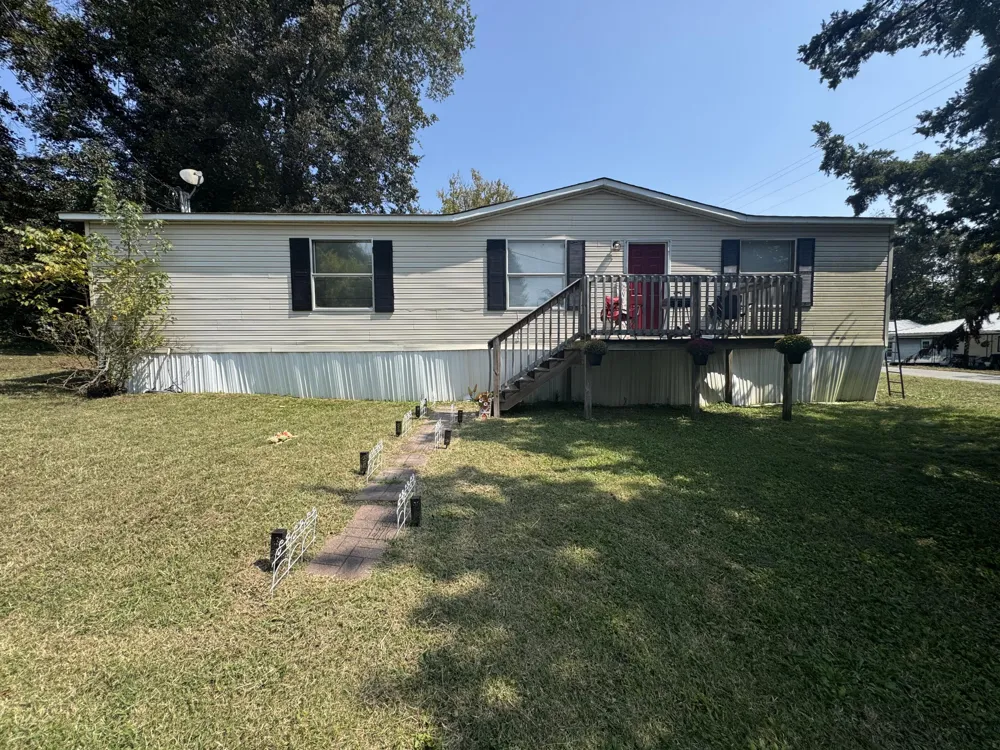 147 Mayberry Street Harriman, TN 37748