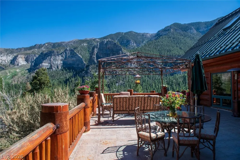 276 Seven Dwarfs Road Mount Charleston, NV 89124