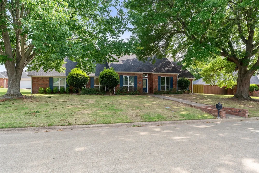 216 TURNBERRY Mt Pleasant, TX 75455