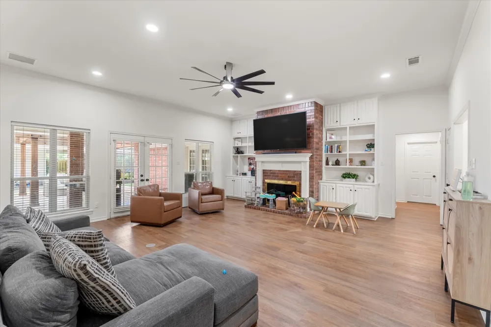216 TURNBERRY Mt Pleasant, TX 75455