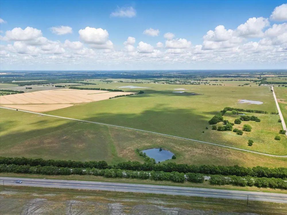 6464 County Road 1050 Celeste, TX 75423