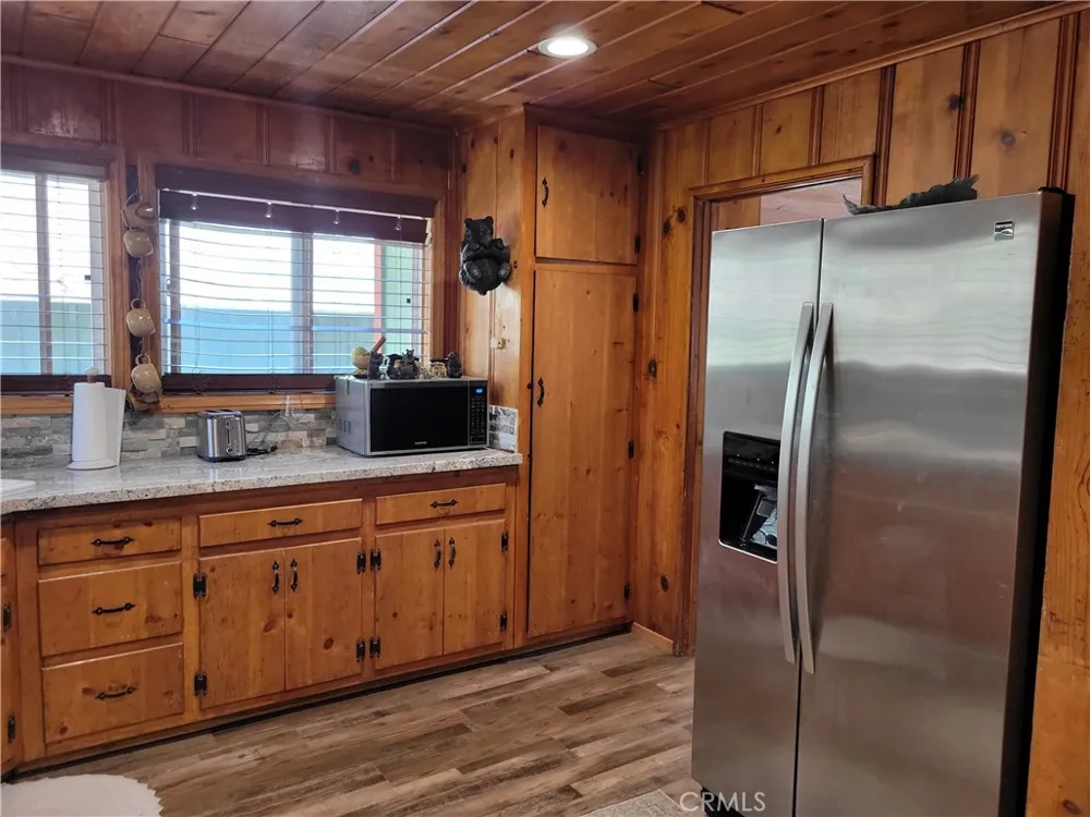 1116 Lark Road Wrightwood, CA 92397