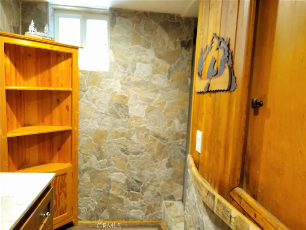 1116 Lark Road Wrightwood, CA 92397
