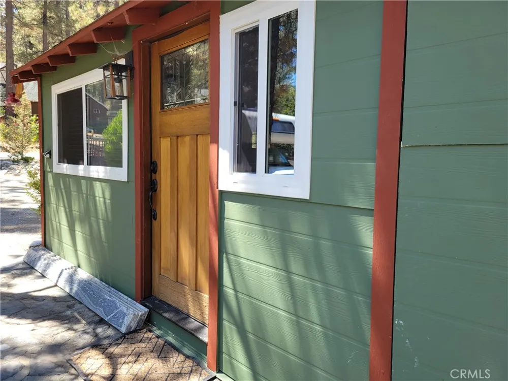 1116 Lark Road Wrightwood, CA 92397