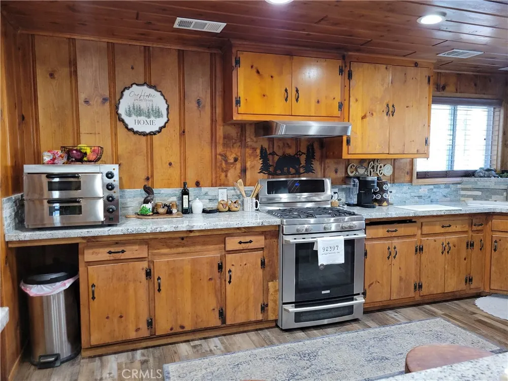 1116 Lark Road Wrightwood, CA 92397