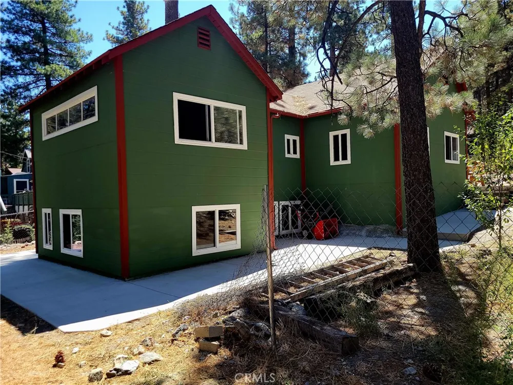 1116 Lark Road Wrightwood, CA 92397