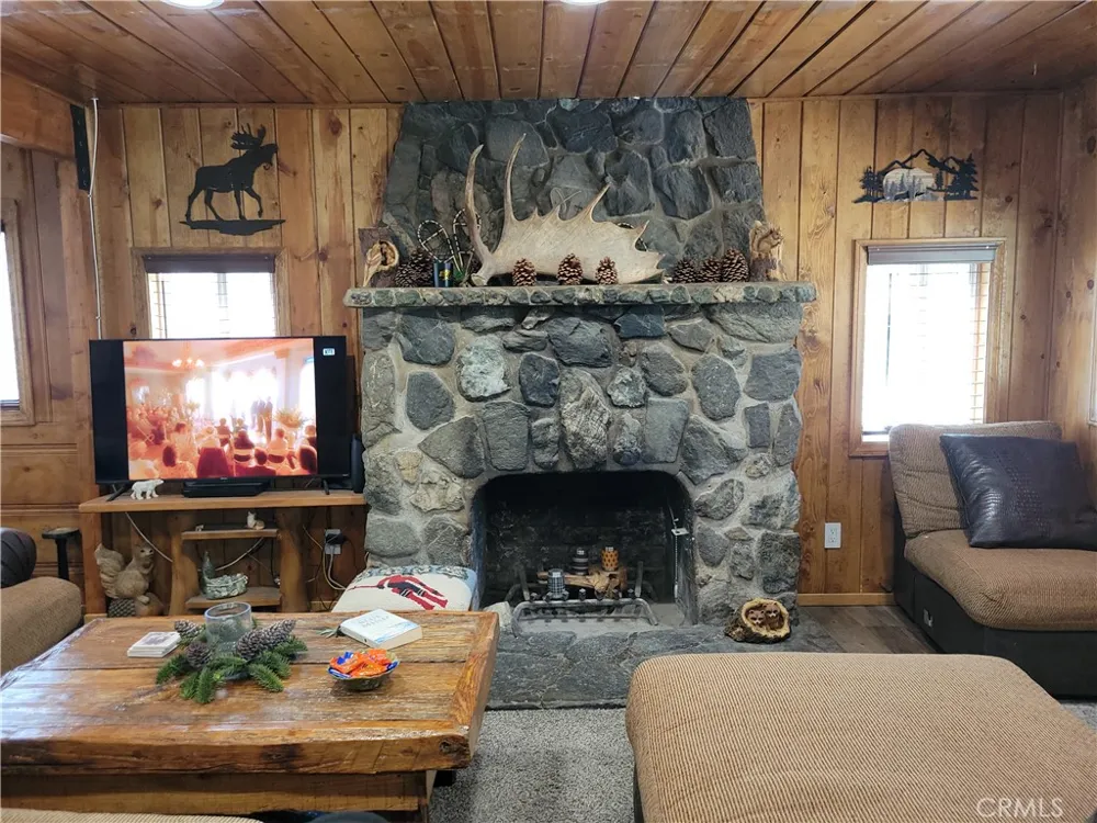 1116 Lark Road Wrightwood, CA 92397
