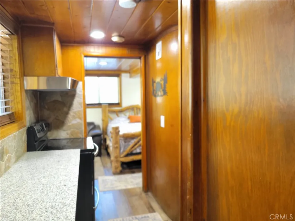 1116 Lark Road Wrightwood, CA 92397