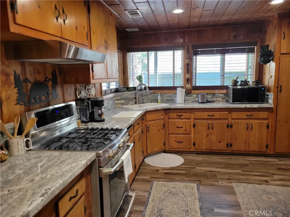 1116 Lark Road Wrightwood, CA 92397
