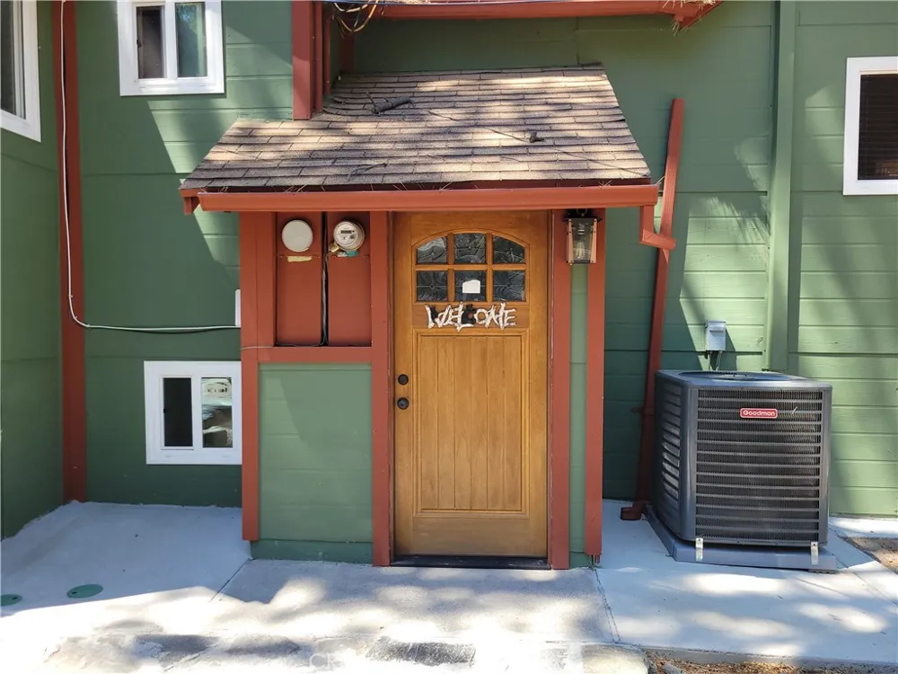 1116 Lark Road Wrightwood, CA 92397