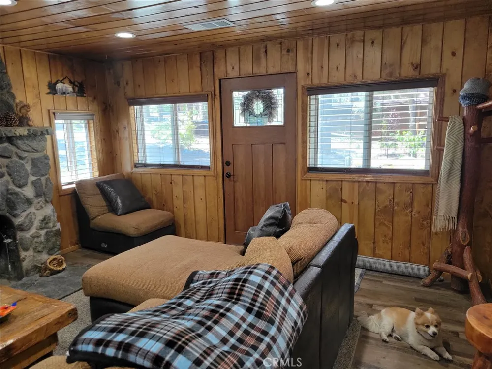 1116 Lark Road Wrightwood, CA 92397