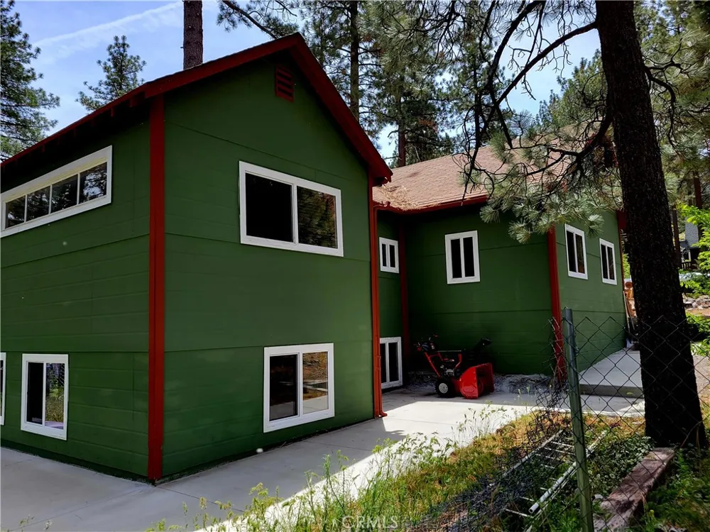 1116 Lark Road Wrightwood, CA 92397