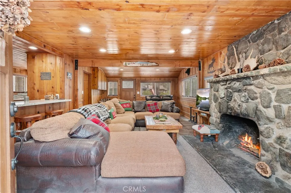 1116 Lark Road Wrightwood, CA 92397