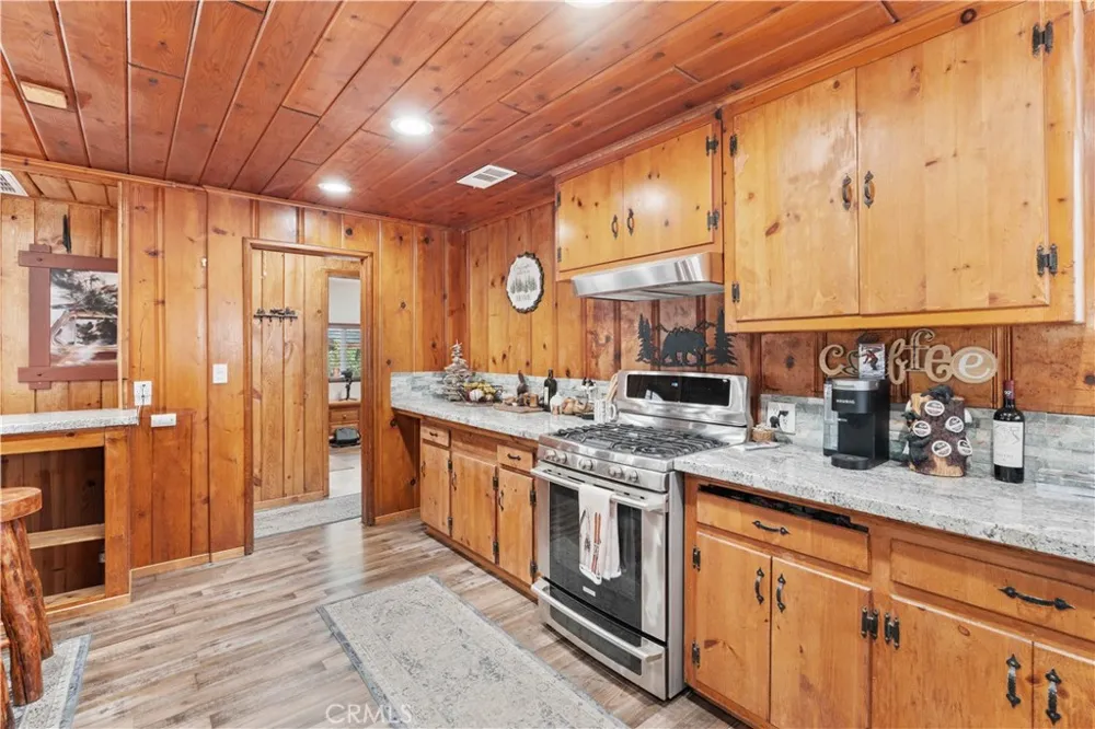 1116 Lark Road Wrightwood, CA 92397