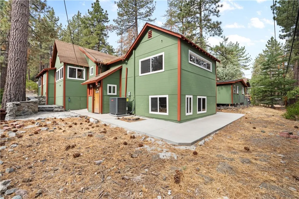 1116 Lark Road Wrightwood, CA 92397