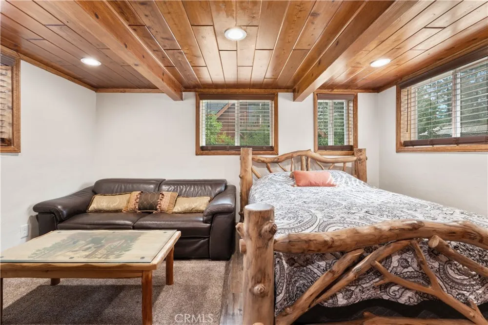 1116 Lark Road Wrightwood, CA 92397