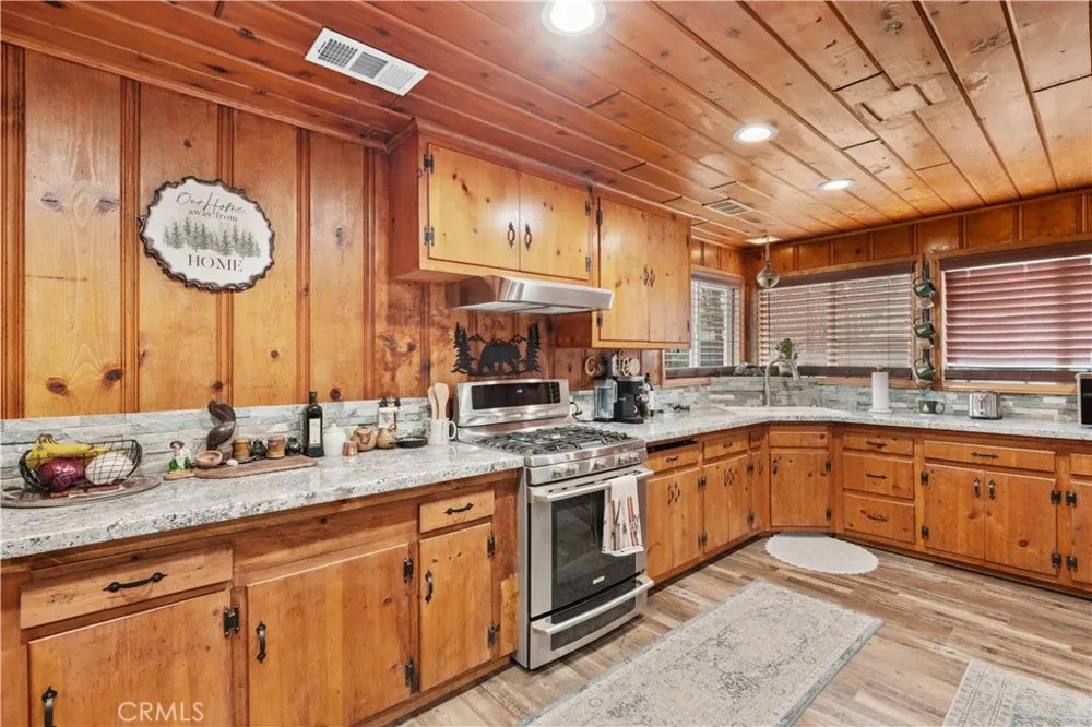 1116 Lark Road Wrightwood, CA 92397
