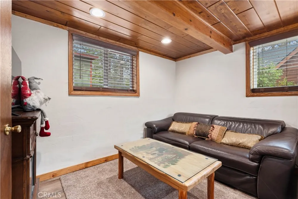 1116 Lark Road Wrightwood, CA 92397