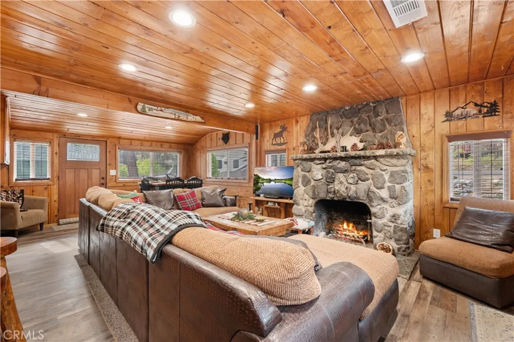 1116 Lark Road Wrightwood, CA 92397