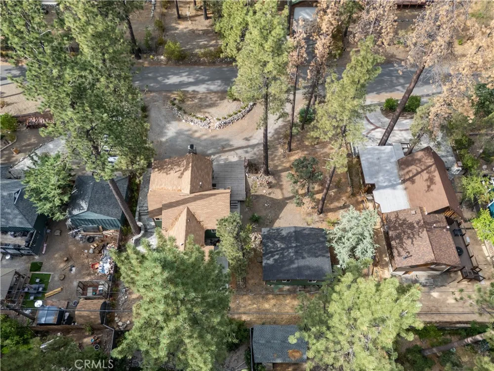 1116 Lark Road Wrightwood, CA 92397