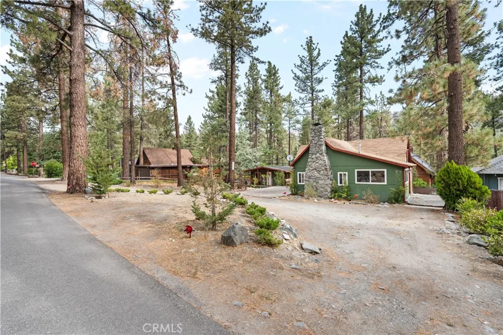 1116 Lark Road Wrightwood, CA 92397