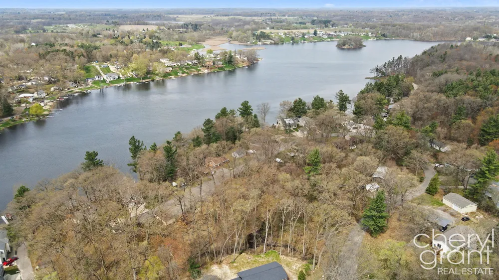 7406 Ravine Drive NE Belding, MI 48809