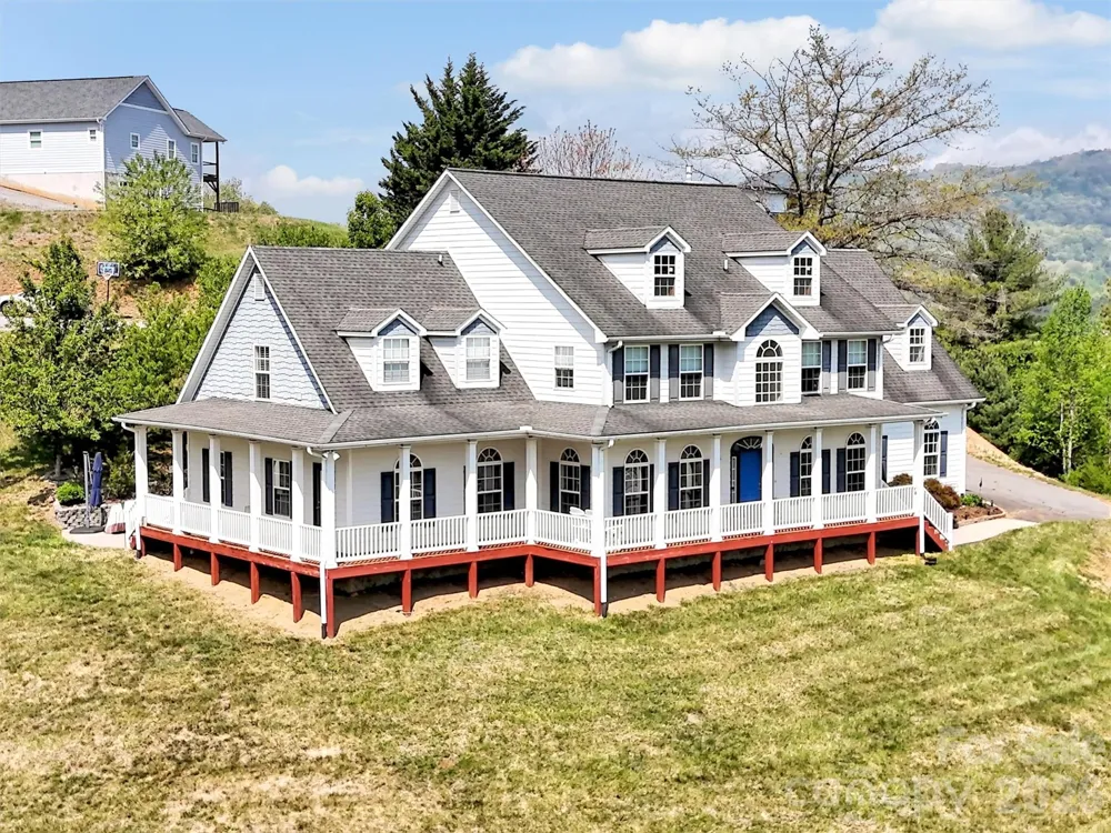 237 Midway Crossing Clyde, NC 28721