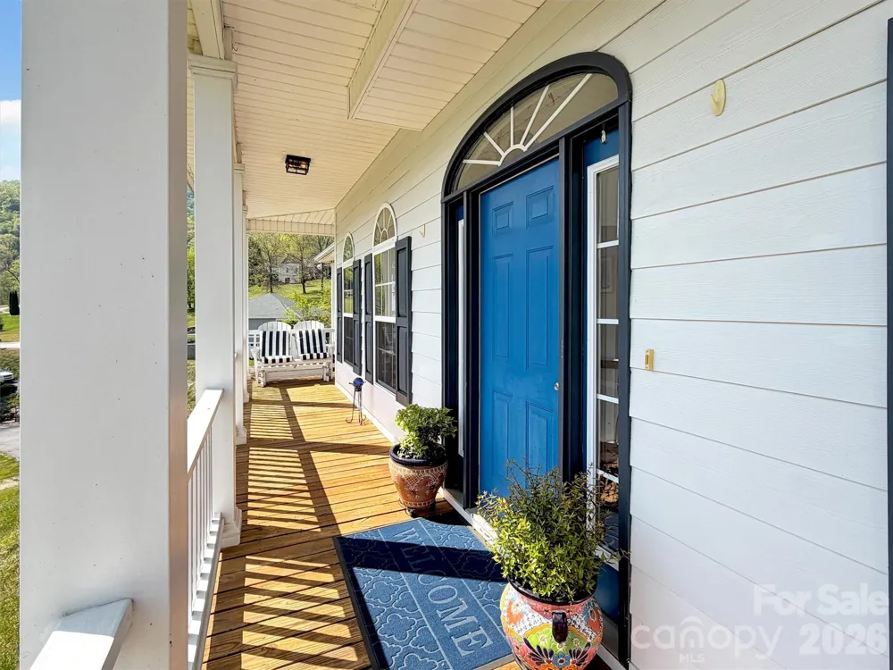 237 Midway Crossing Clyde, NC 28721