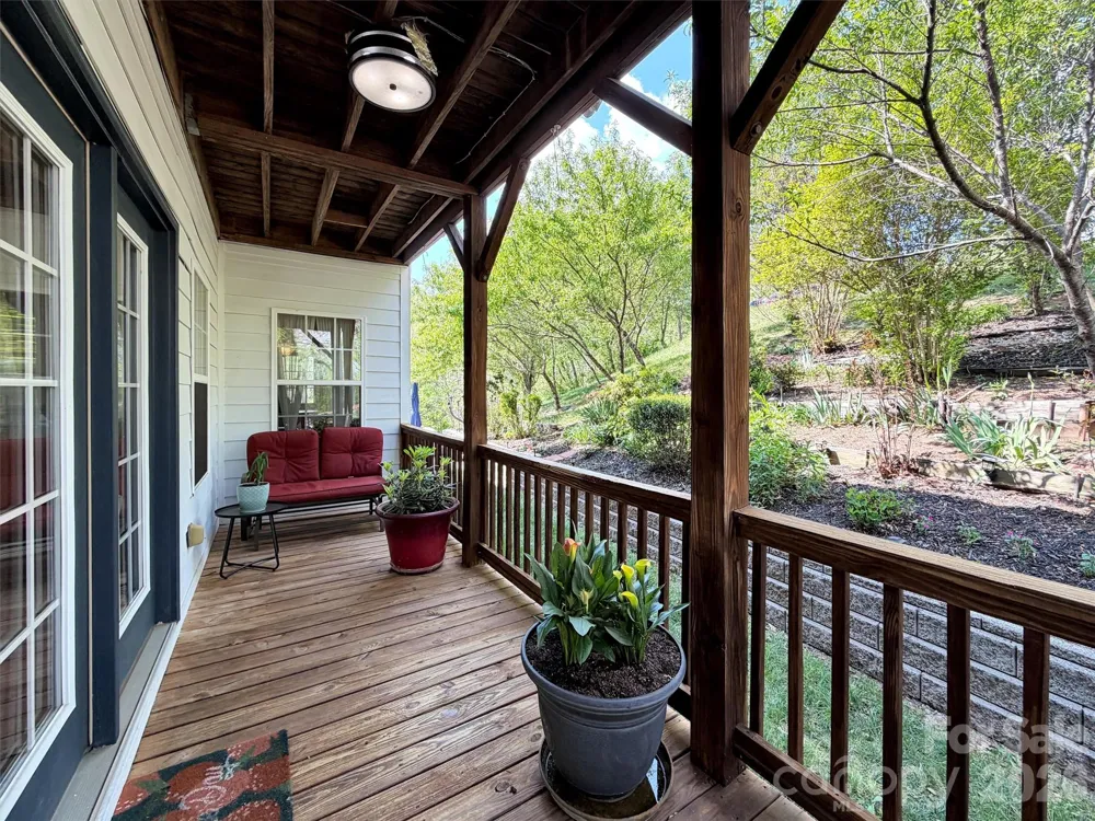 237 Midway Crossing Clyde, NC 28721