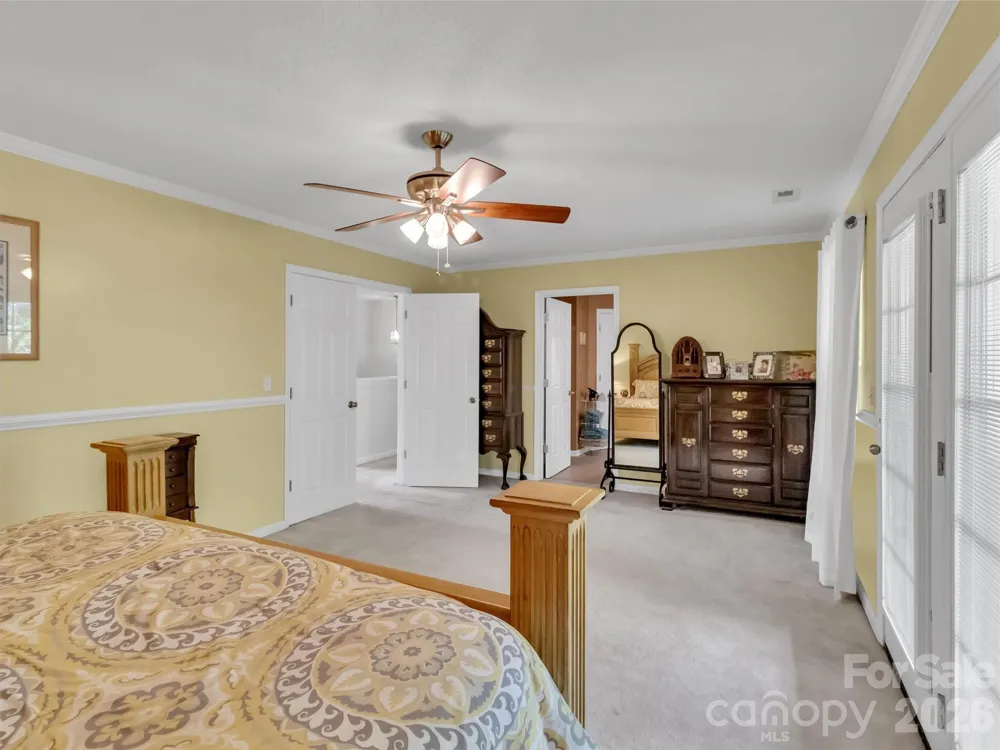 237 Midway Crossing Clyde, NC 28721