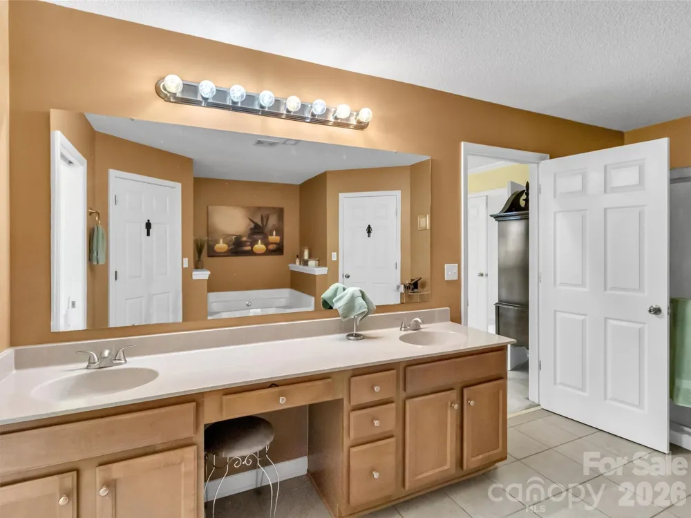 237 Midway Crossing Clyde, NC 28721