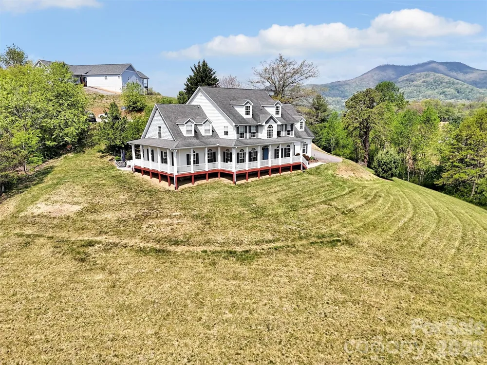 237 Midway Crossing Clyde, NC 28721