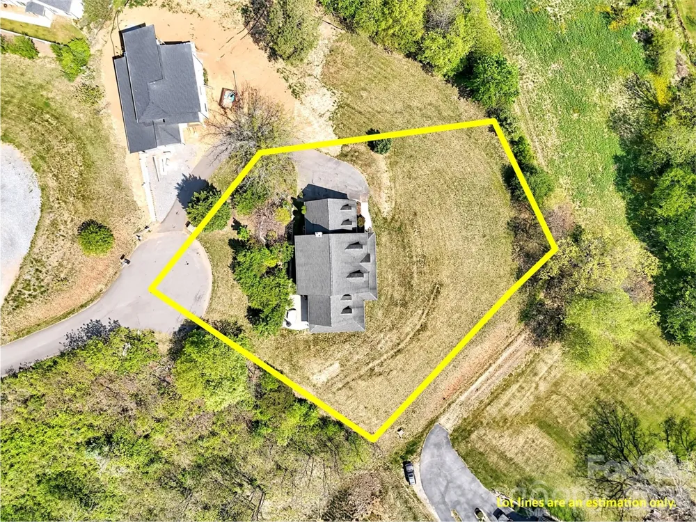 237 Midway Crossing Clyde, NC 28721