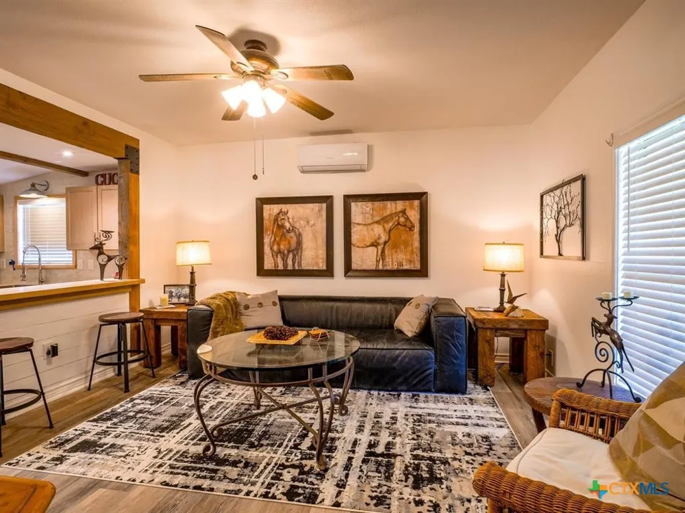 103 Avenue Q Johnson City, TX 78636