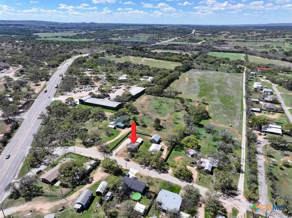103 Avenue Q Johnson City, TX 78636