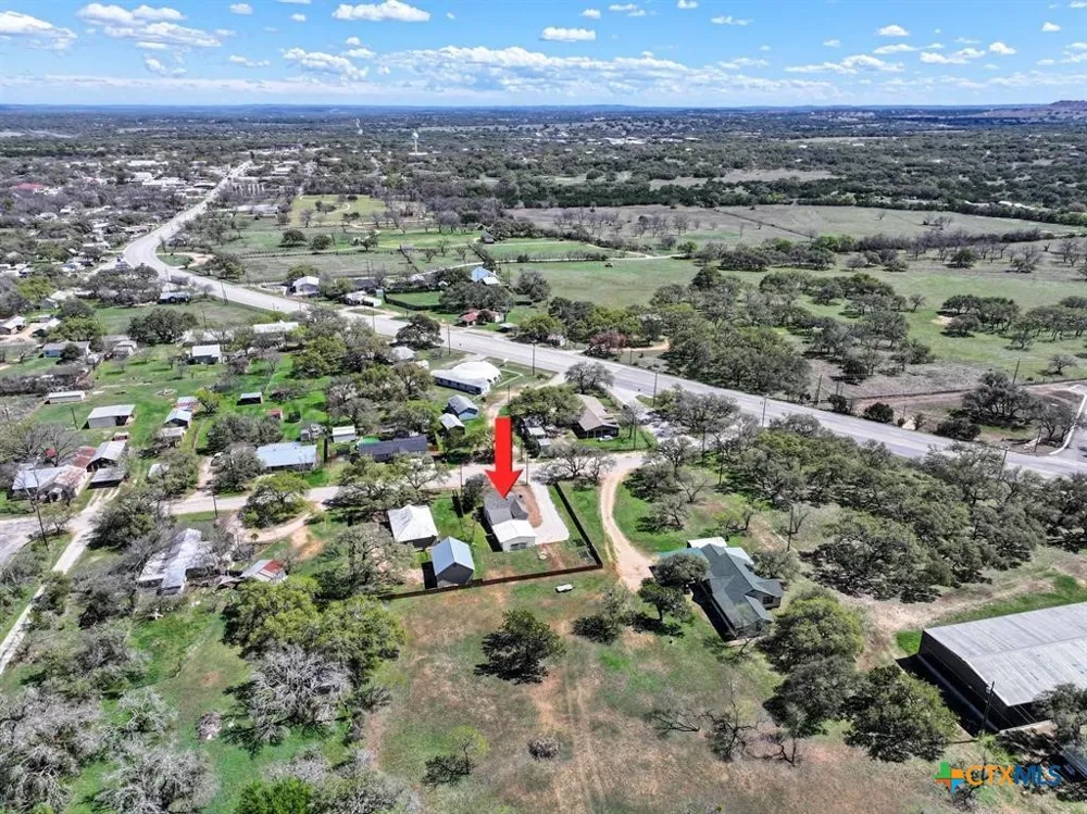 103 Avenue Q Johnson City, TX 78636
